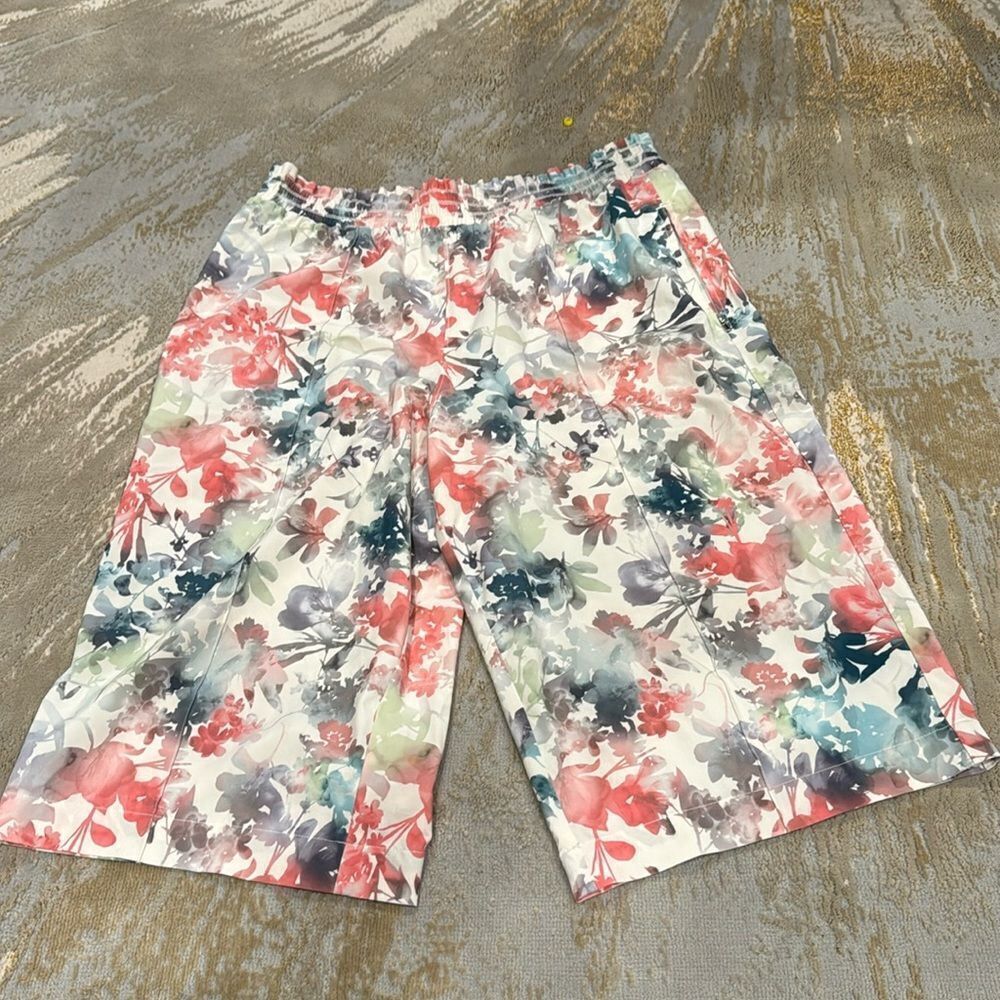 Athleta Savannah Bermuda Short Sz L Floral 798603 in‎ EUC